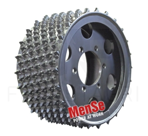 Stahl- Vorschubwalze, aggressiv 20x20 Komatsu 370